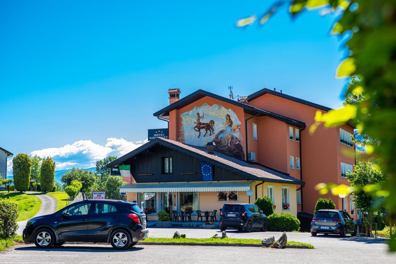 Hotel Ristorante Sagittario Feltre Eksteriør billede