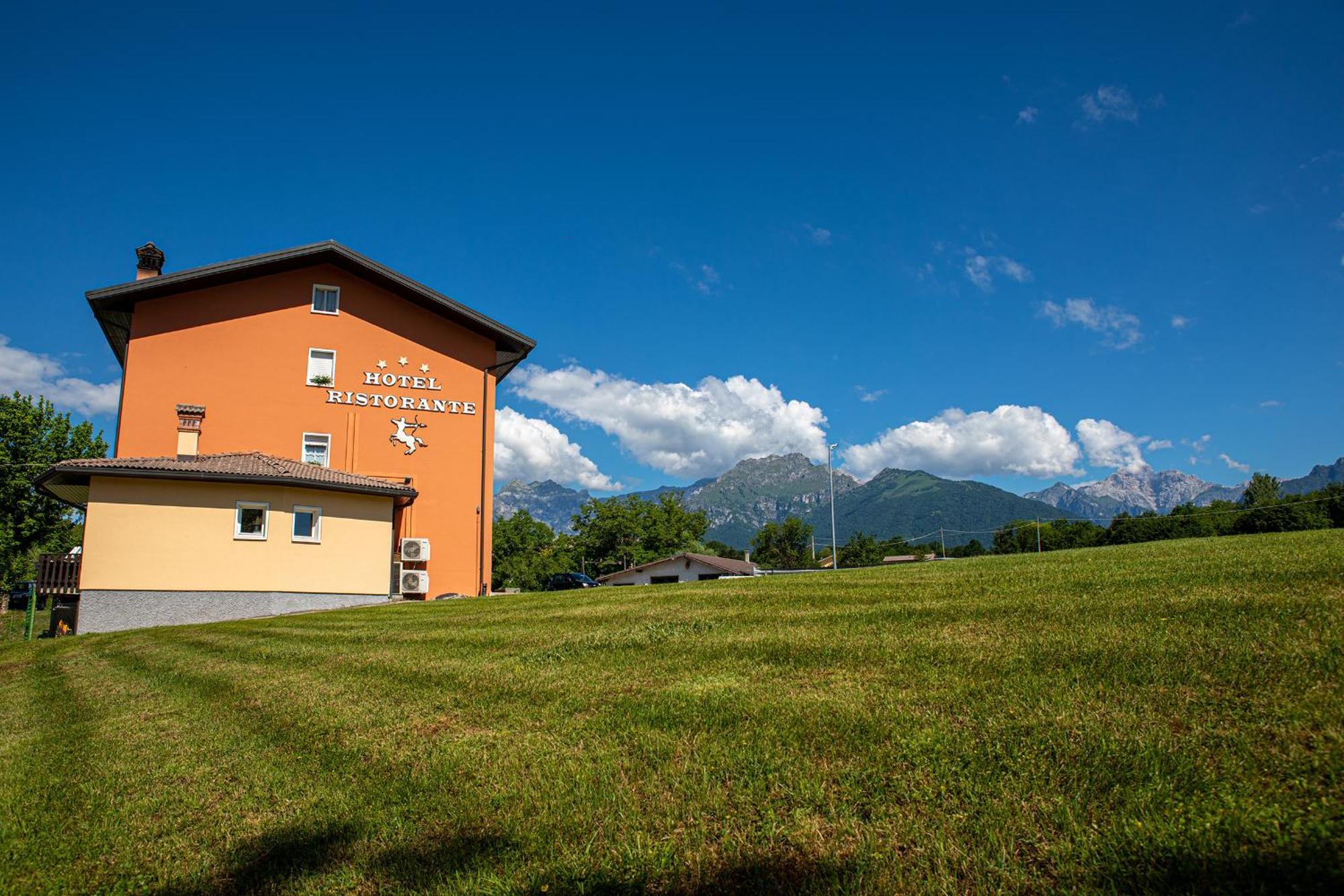 Hotel Ristorante Sagittario Feltre Eksteriør billede
