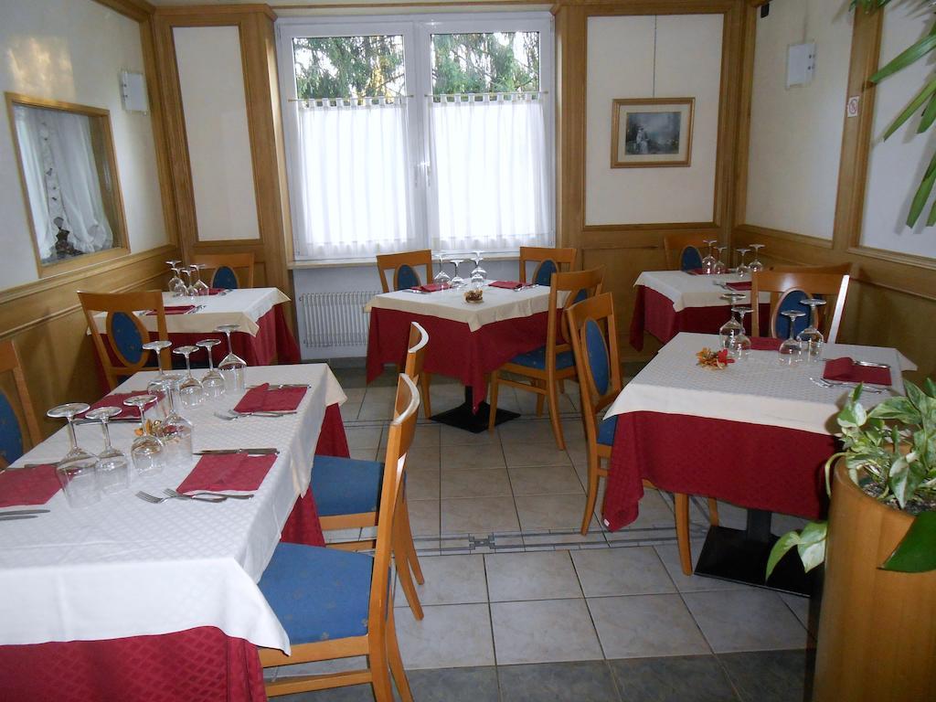 Hotel Ristorante Sagittario Feltre Eksteriør billede