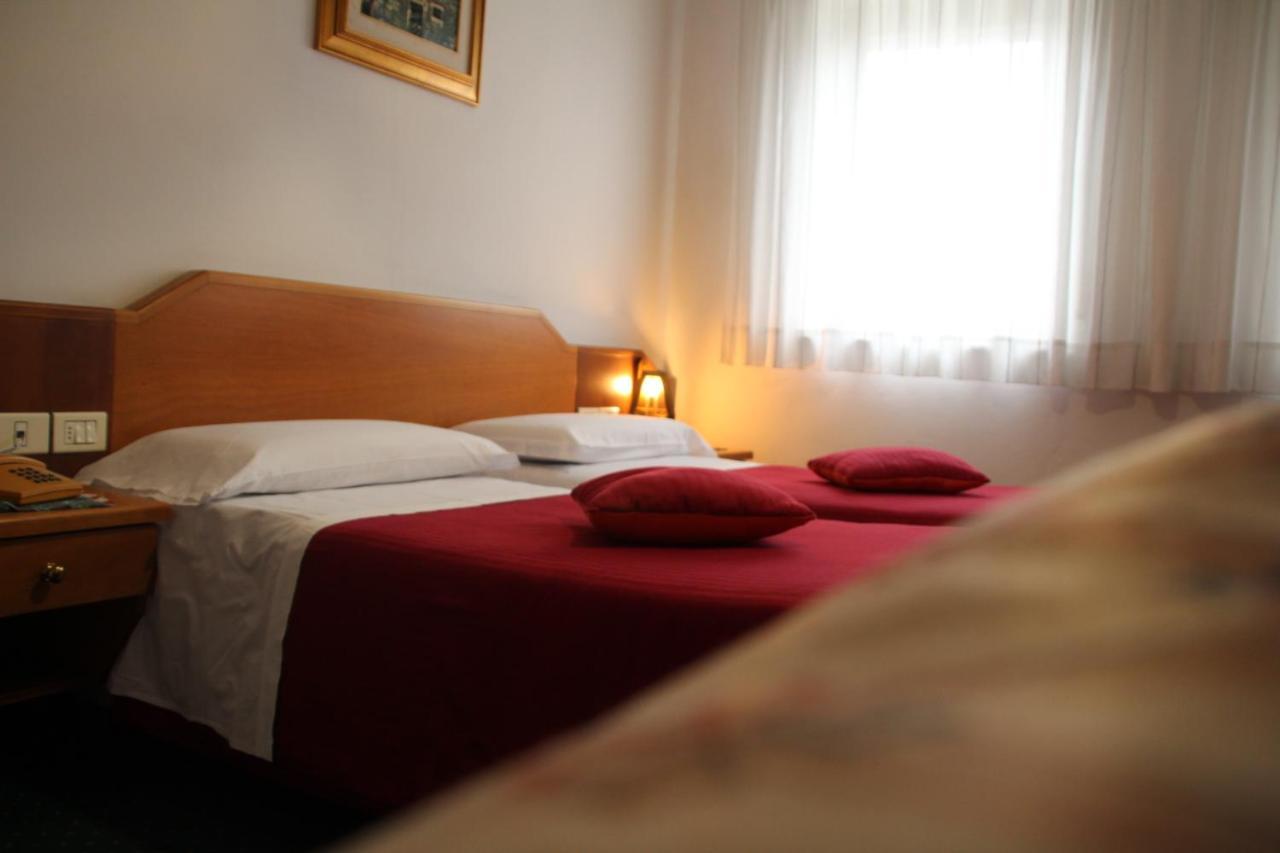Hotel Ristorante Sagittario Feltre Eksteriør billede
